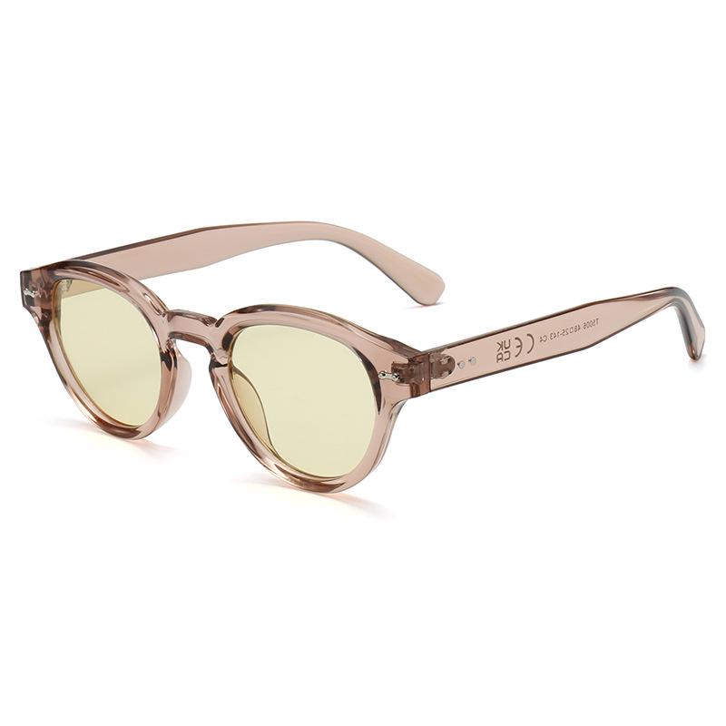 Women s Fashionable Metal Studded European-American Sunglasses - High-End Summer Style with Sun Protection
