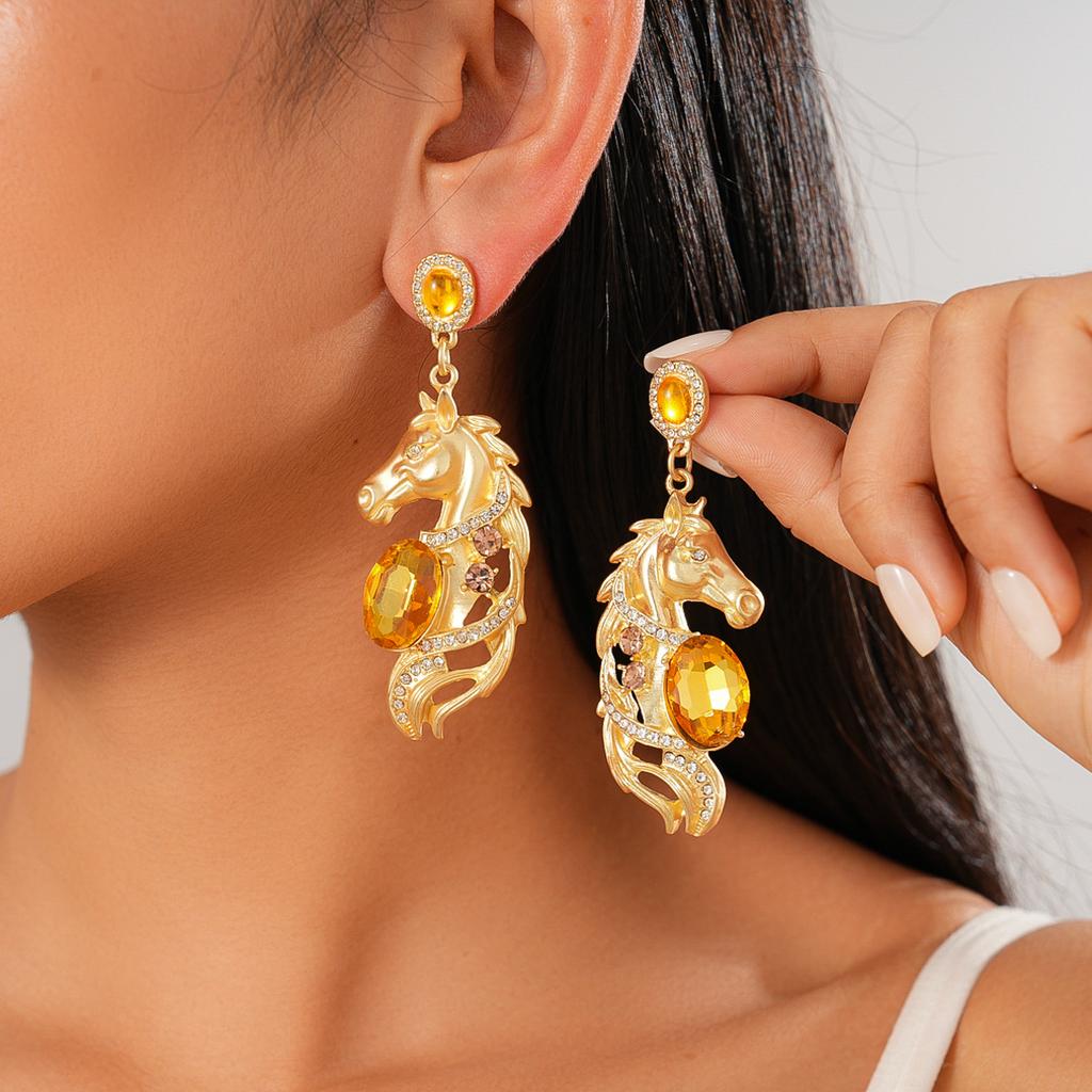 Palace-style Oval Horse Head Earrings, Fashionable, Light, Luxurious and High-end Earrings