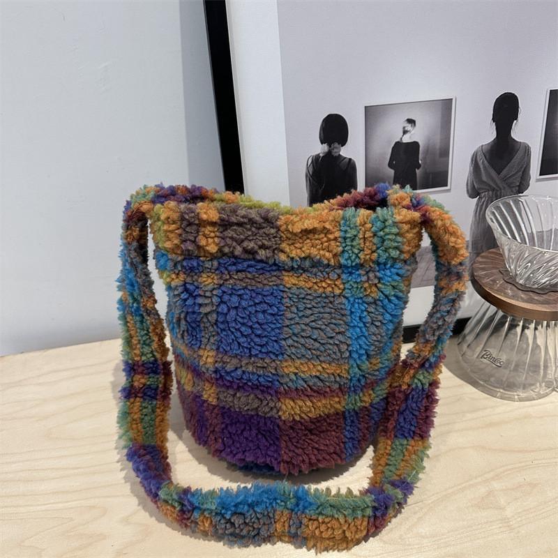 Chic Korean Style Bucket Bag With Spacious Design For Everyday Casual Use In Black And Colorful Variants