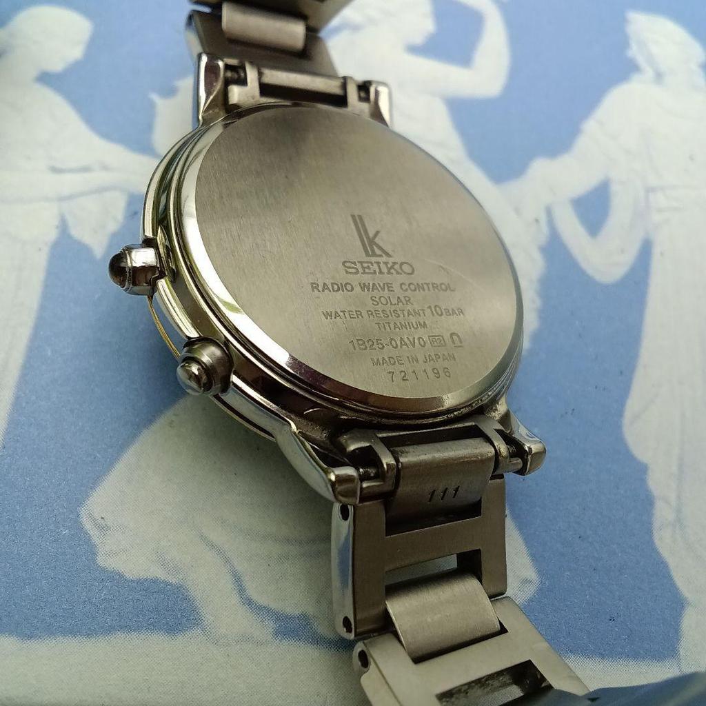 Used SEIKO LUKIA Radio Solar Titanium Ladies Watch