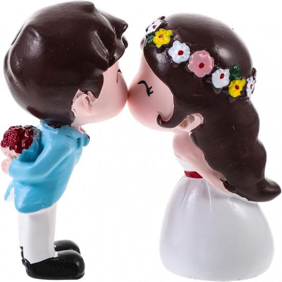 1 Pair Wedding Cake Topper Bride and Groom Resin Couple Statue Decorative Figurine Miniature Ornament for Cake Decoration