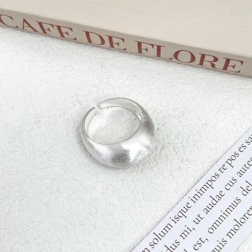Minimalist Adjustable Open Band Ring, Frosted Indifferent Style for Women – Trendy Index Finger Accessory Open adjustable