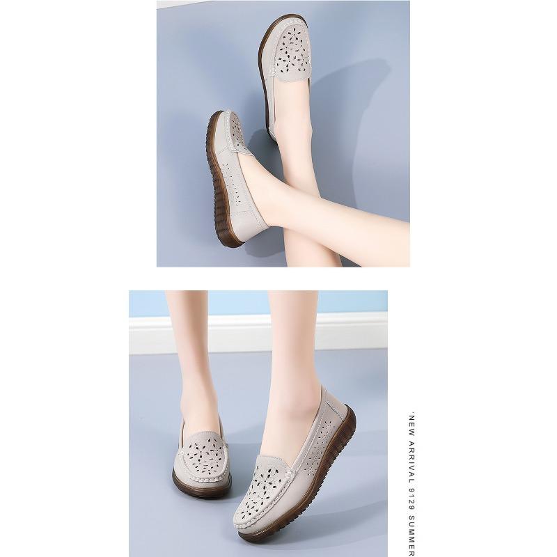 Women's Summer Fashion Outerwear: Versatile, Perforated and Breathable Large-sized Sandals for Middle-aged and Elderly Mothers