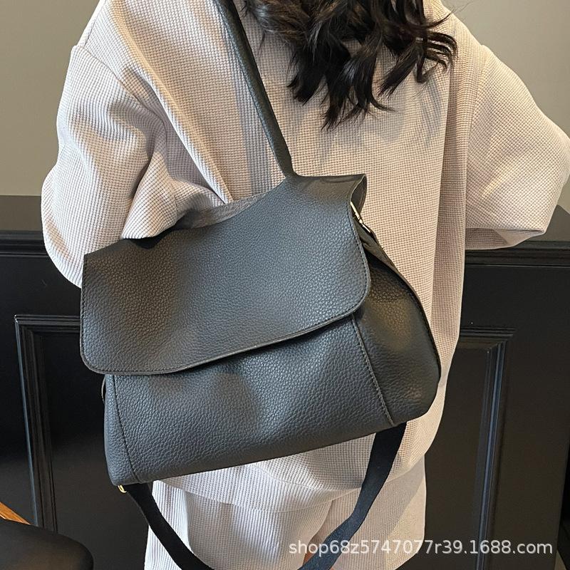 Retro casual versatile tote bag 2025 new commuter shoulder bag high-end niche design crossbody bag