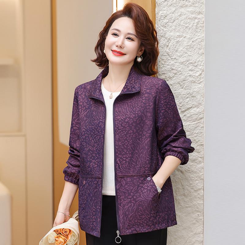 

Spring Windbreaker Jacket for Middle-Aged and Elderly Women - Lightweight, Casual Top for Moms and Grandmothers 2XL (111-125 jin) фиолетовый