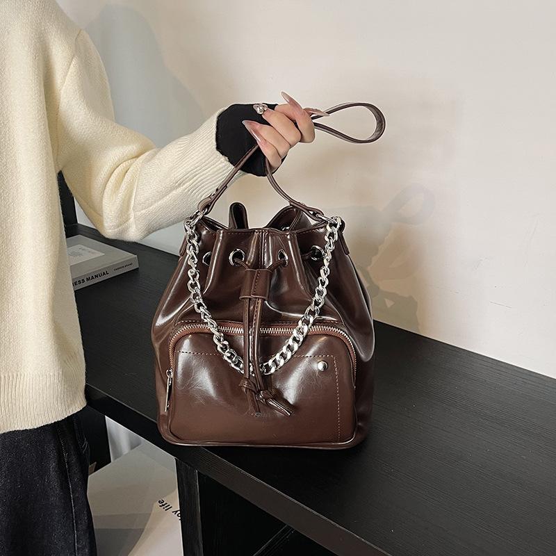 Autumn and Winter New Large-capacity Shoulder Bag Commuting Leisure Simple Fashion Texture Bucket Chain Women's Bag