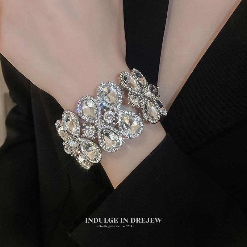 European and American Style Elastic Exaggerated Bracelet, Light Luxury High-End Silver Wide Bangle, Niche Exquisite Wristband, Stage Jewelry for Women