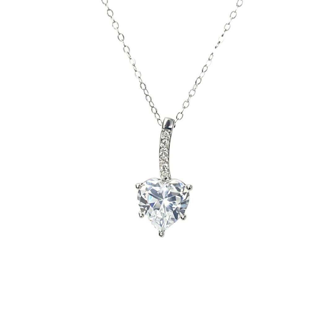 S925 Sterling Silver Heart Zircon Pendant Necklace - Fashionable, Versatile Clavicle Chain for Women with a Luxurious Feel.