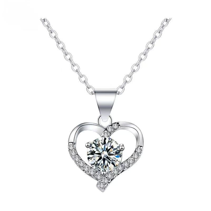 Heart-Shaped Imitation Moissanite Necklace - 2 Carat, Exquisite Pendant, Chic Collarbone Chain