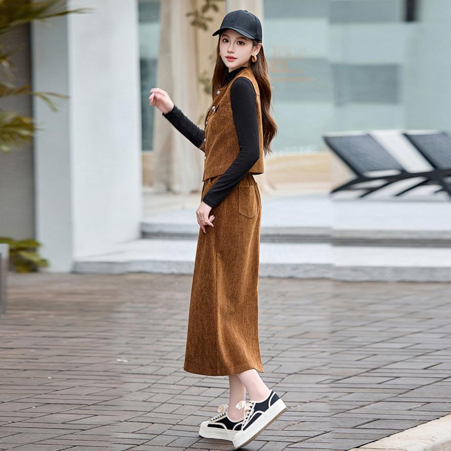 Fashion Temperament Suit Women's Spring and Autumn New Korean Version Long-sleeved Bottoming Shirt Vest Skirt Three-piece Set