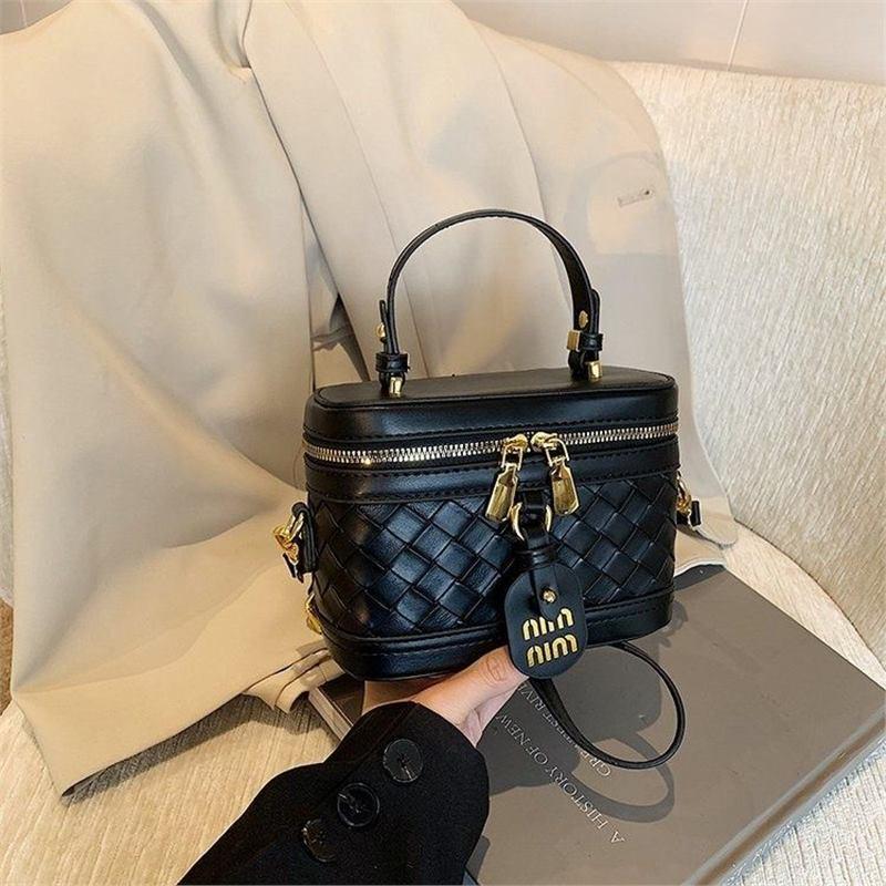 

2024 Fashionable Versatile Small Shoulder & Crossbody Box Handbag Standard