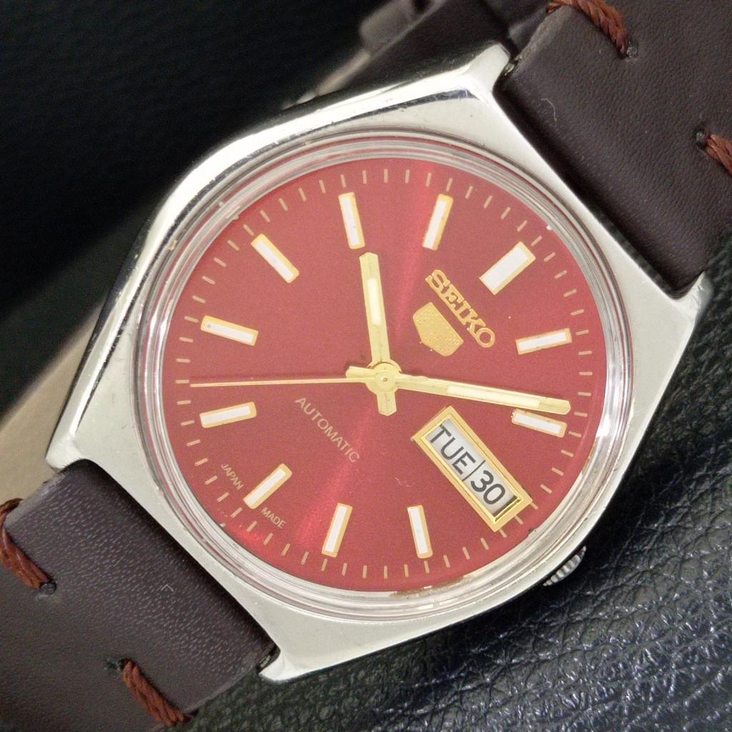 

JAPAN VINTAGE SEIKO 5 AUTOMATIC MENS RED COLOR DIAL WATCH a701292-5 R206a-a701292