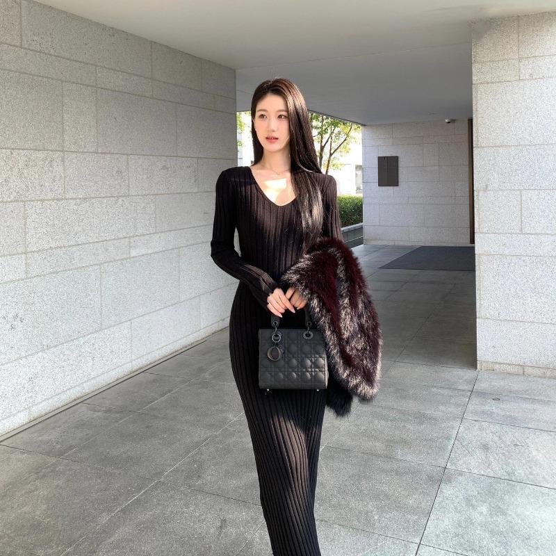 Autumn Women's New Atmosphere, Super Good-looking Outfit, Long-sleeved Knitted Dress Inside