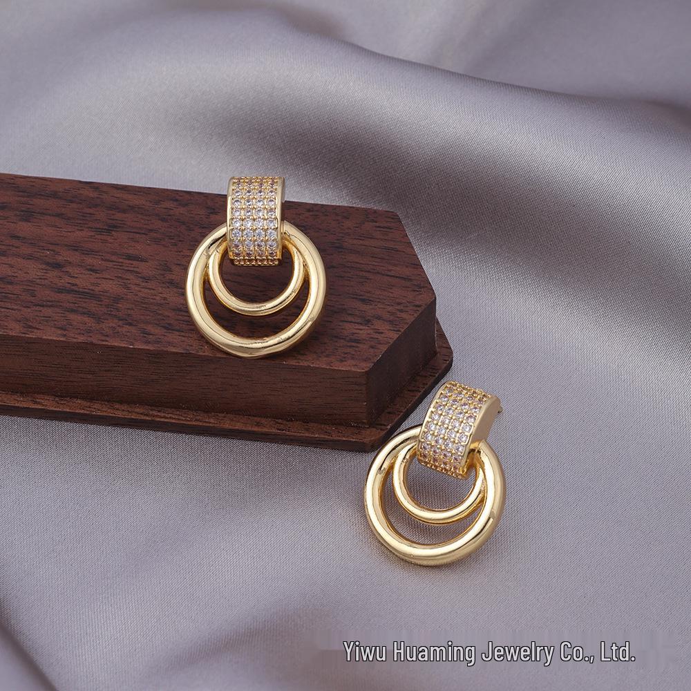 

High-End European and American Cross-Border Luxury Earrings – Versatile, Non-Fading Copper Design