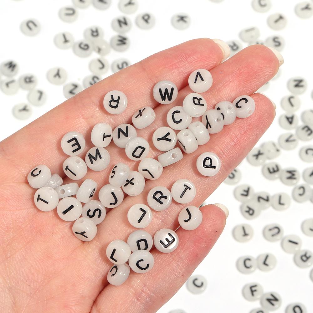 100pcs 7mm Acrylic Luminous Beads Flat Round Alphabet Loose Spacer Beads For Jewelry Making DIY Bracelets Necklace Accessories