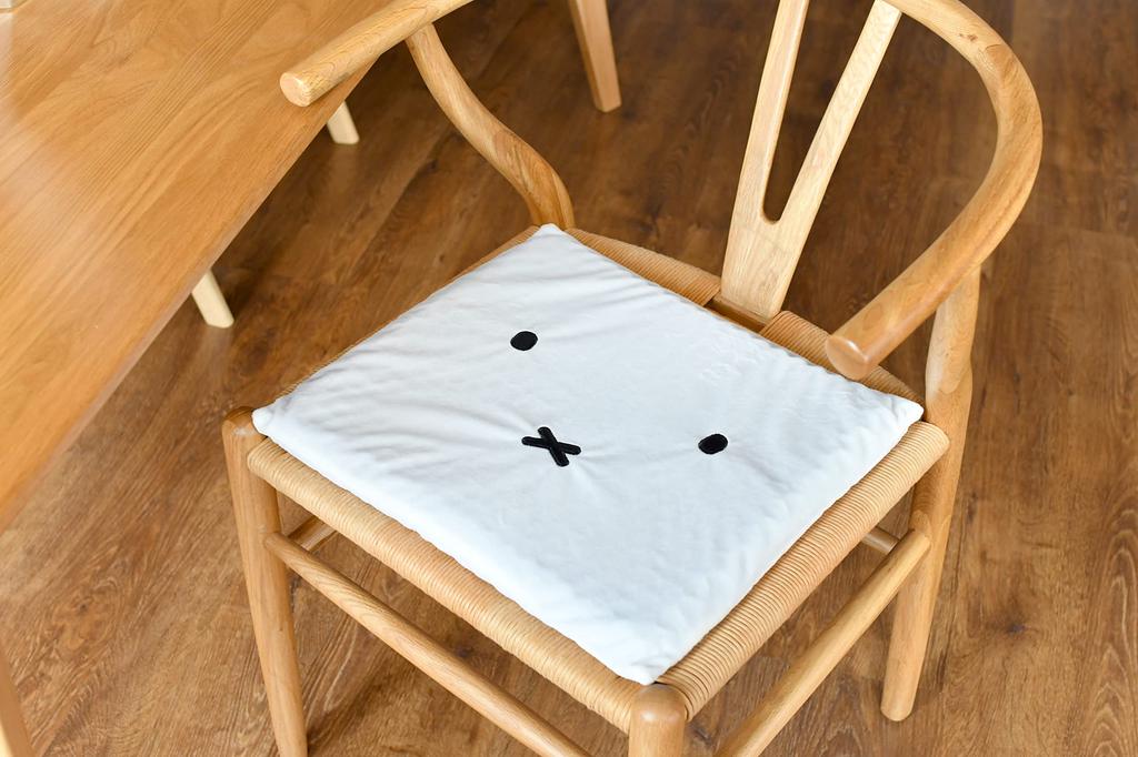 Marushin Chair Pad Miffy Miffy Face Seat Miffy Car Gel Cushion Day Birthday Present Gift 5865001800 (WH) Mother's