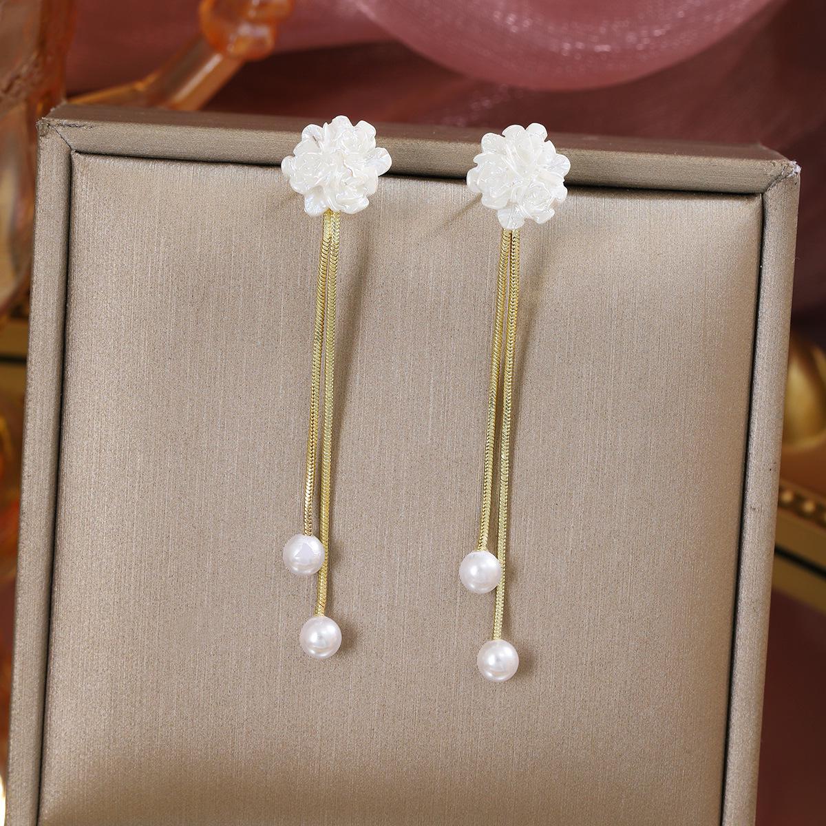 

French Retro White Flower Pearl Tassel Earrings