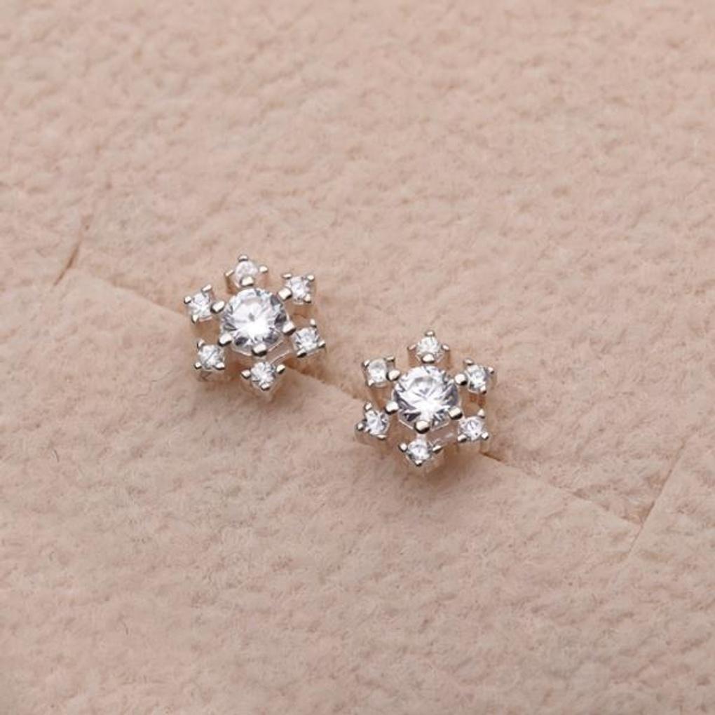 Women's Daily Accessory Sari Snowflake Piercing