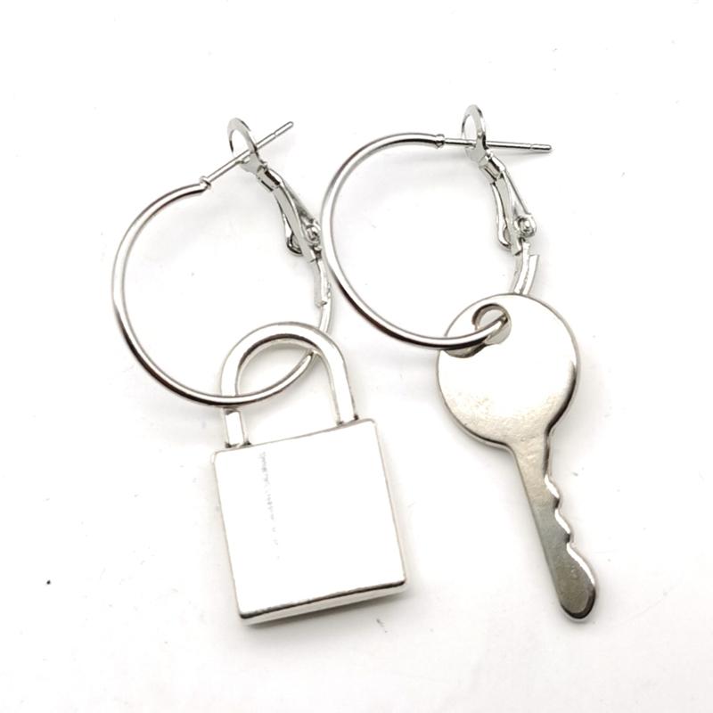 Trendy Rock Asymmetric Cold Wind Key Lock Earrings Women Wholesale for Women Silver Color Couple Earrings Simple Accessories