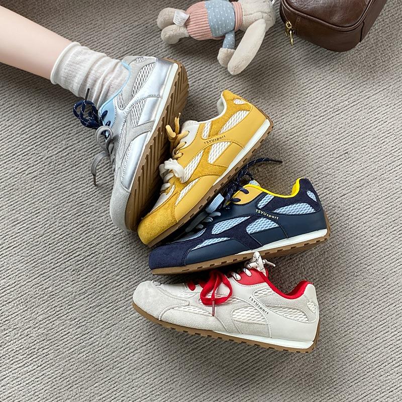 Sneakers women's new mesh breathable shock absorption lightweight running shoes are not tired