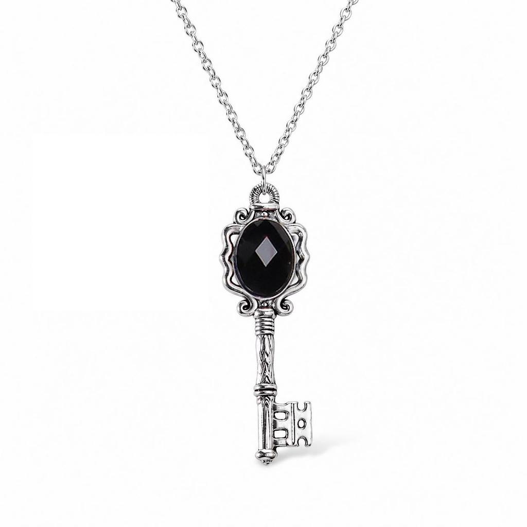 European & American Retro Gemstone Key Necklace - Medieval Gothic Style Women's Accessory