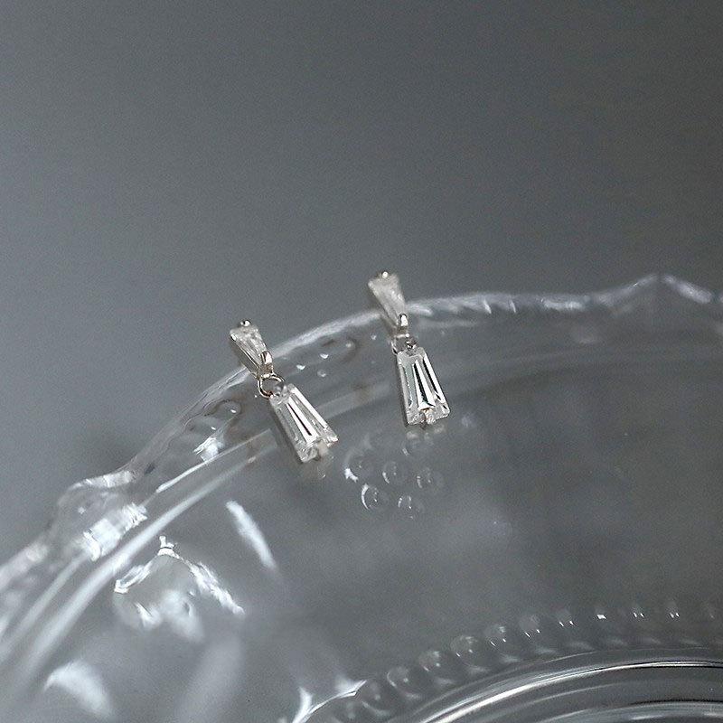 

Трапециевидный циркон сверкающие мини изысканные маленькие серьги серьги темперамент богиня стиль