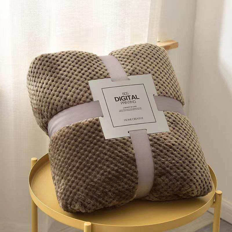 Thick Solid Pineapple Grid Flannel Blankets Coral Fleece Air Conditioning Blanket For All Seasons Lightweight Cozy Nap Bedspread