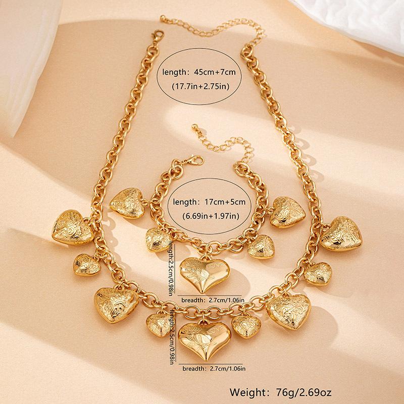 Peach Heart Pendant Necklace For Women Hip Hop Elegant Retro Holiday Party Gift Fashion Jewelry