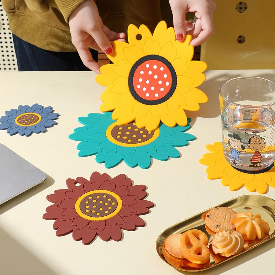 3pcs Sunflower Anti-scald Placemat Thickeneded Dining Table Insulation Mat Non-slip Coaster Kitchen Restaurant Dish Mat PVC Plate Cutlery Mat
