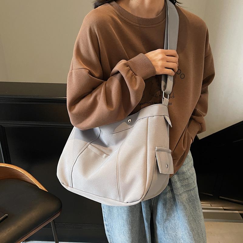Solid Color Simple Large-capacity Messenger Bag New Four-season Versatile Shoulder Bag Casual Commuter Women's Bag