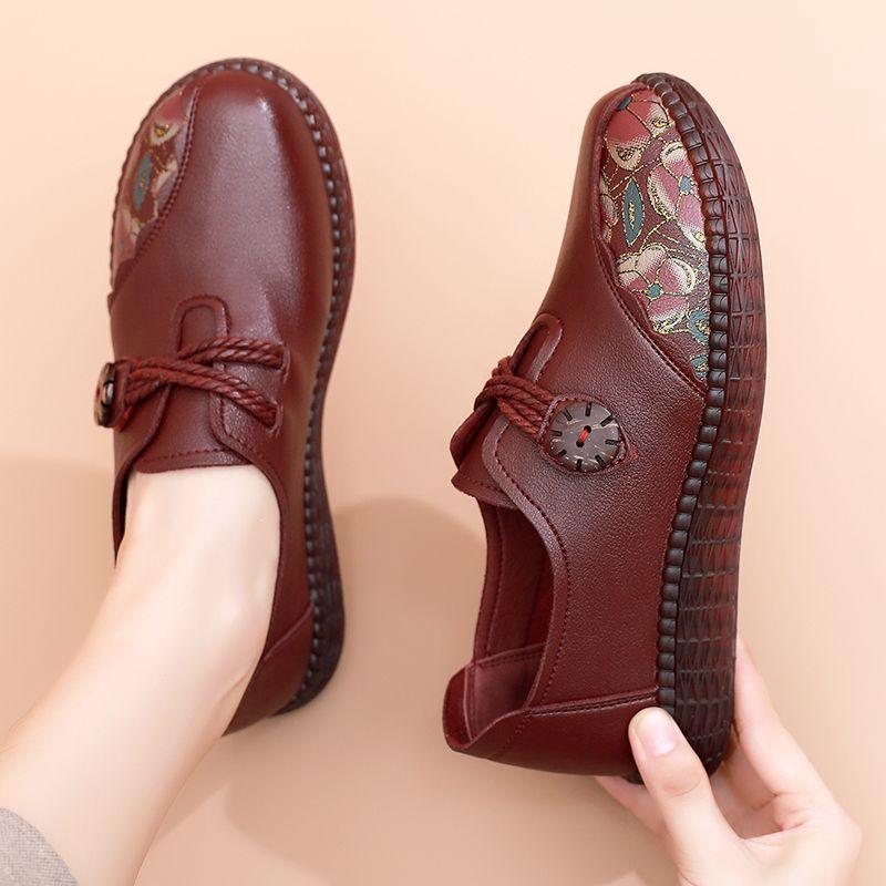 

Source 2025 spring mother shoes hollow hole sandals comfortable soft sole in the elderly leather shoes flat grandmother shoes 40 бордовий
