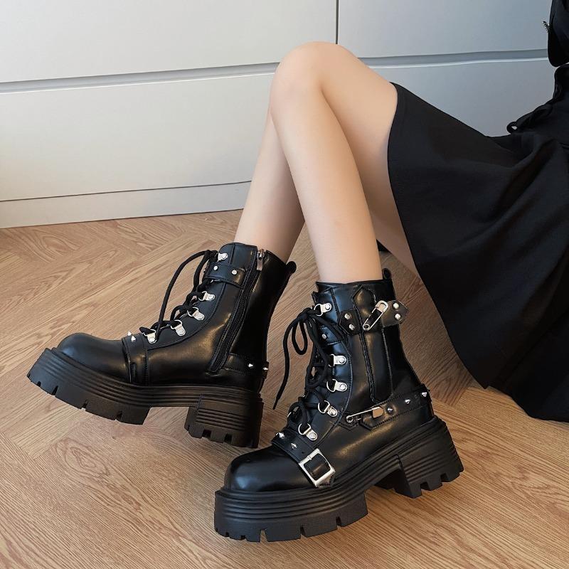 Women's Boots Platform Lolita Rivet Boots Dark Goth Punk Locomotive Boots Fashion Belt Buckle Thick Sole Ankle Boot Botas Mujer