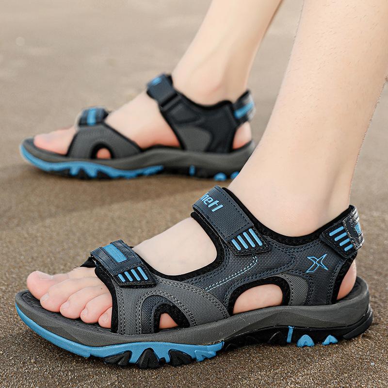 2025 new summer large size in the elderly men's outdoor travel breathable sandals fashion light wear