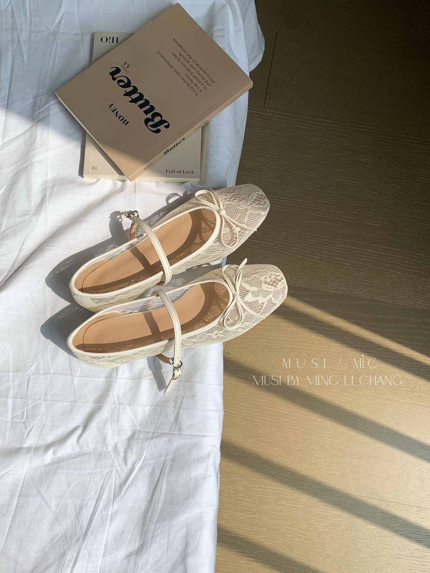 Women s Flat Spring Pumps - Fashionable Footwear 35 грязно-белый