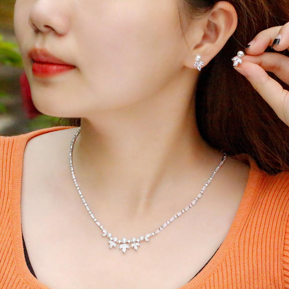 Light Luxury Cold Wind Slightly Inlaid Zircon Exquisite Pearl Collarbone Chain Necklace Neck Chain