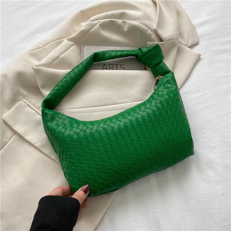 Internet celebrity retro simple bag women 2025 new fashion casual oblique span woven bag shoulder armpit small square bag