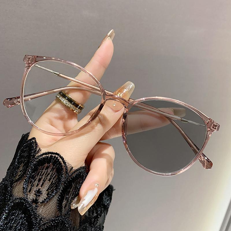 Photosensitive Color-Changing Nearsighted Glasses Can Be Paired With Retro-Style Nearsighted Glasses 8147