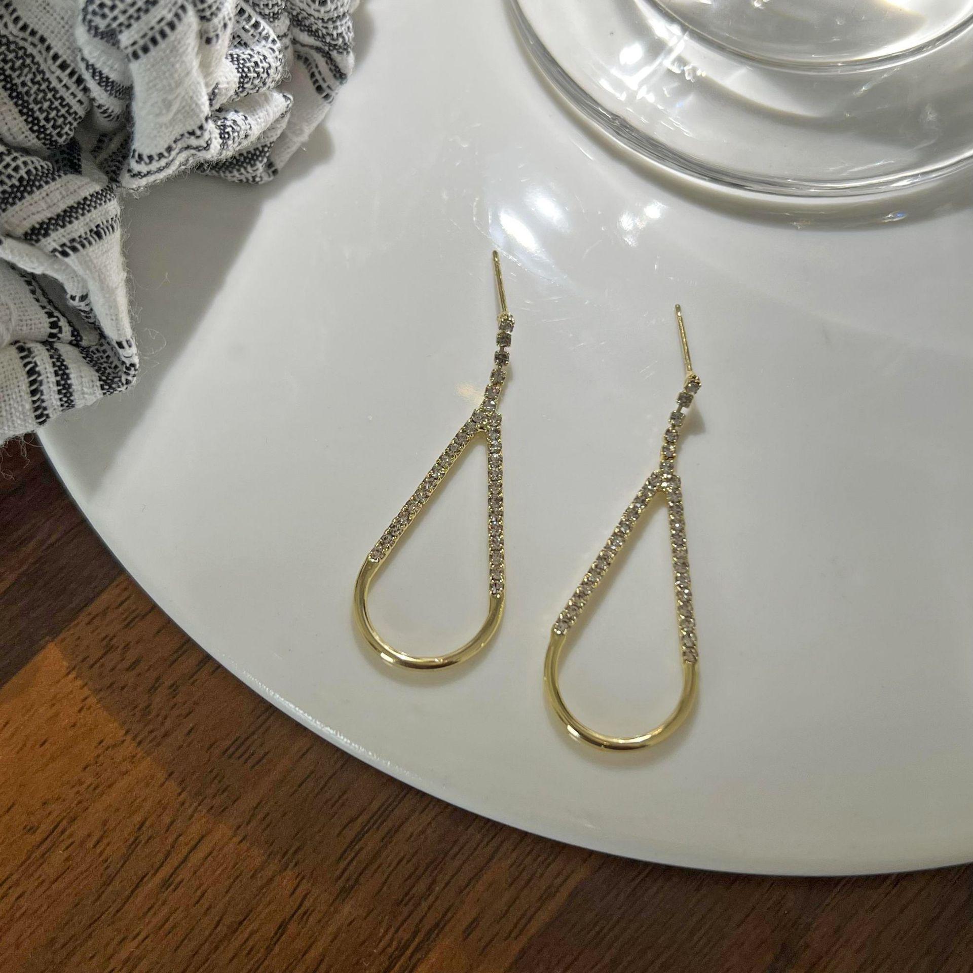 

Elegant Hollow Diamond Tassel Teardrop Earrings for Women