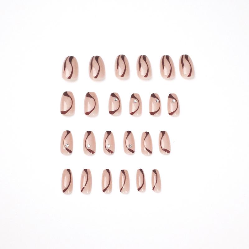 Elegant White Commuter Nail Tips: Autumn/Winter Milk Coffee Collection