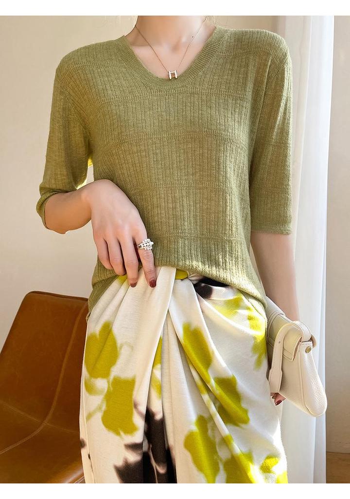 Women's Wool Knit Top, Loose Fit, 3/4 Sleeve, Crew Neck, Base Layer - Spring/Autumn 2023.