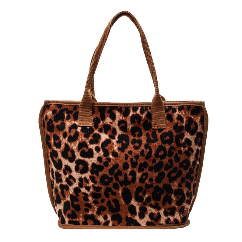 

Casual fashion leopard print contrasting color tote bag women s trend commuter large-capacity shoulder bag