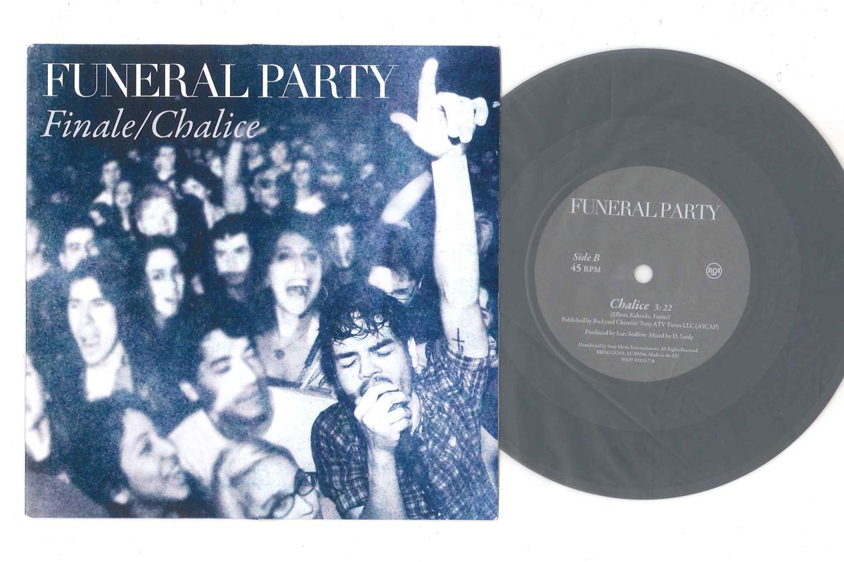 

7inch Record FUNERAL PARTY - Finale / Chalice 88697831557 RCA 2011 UK Rock Used