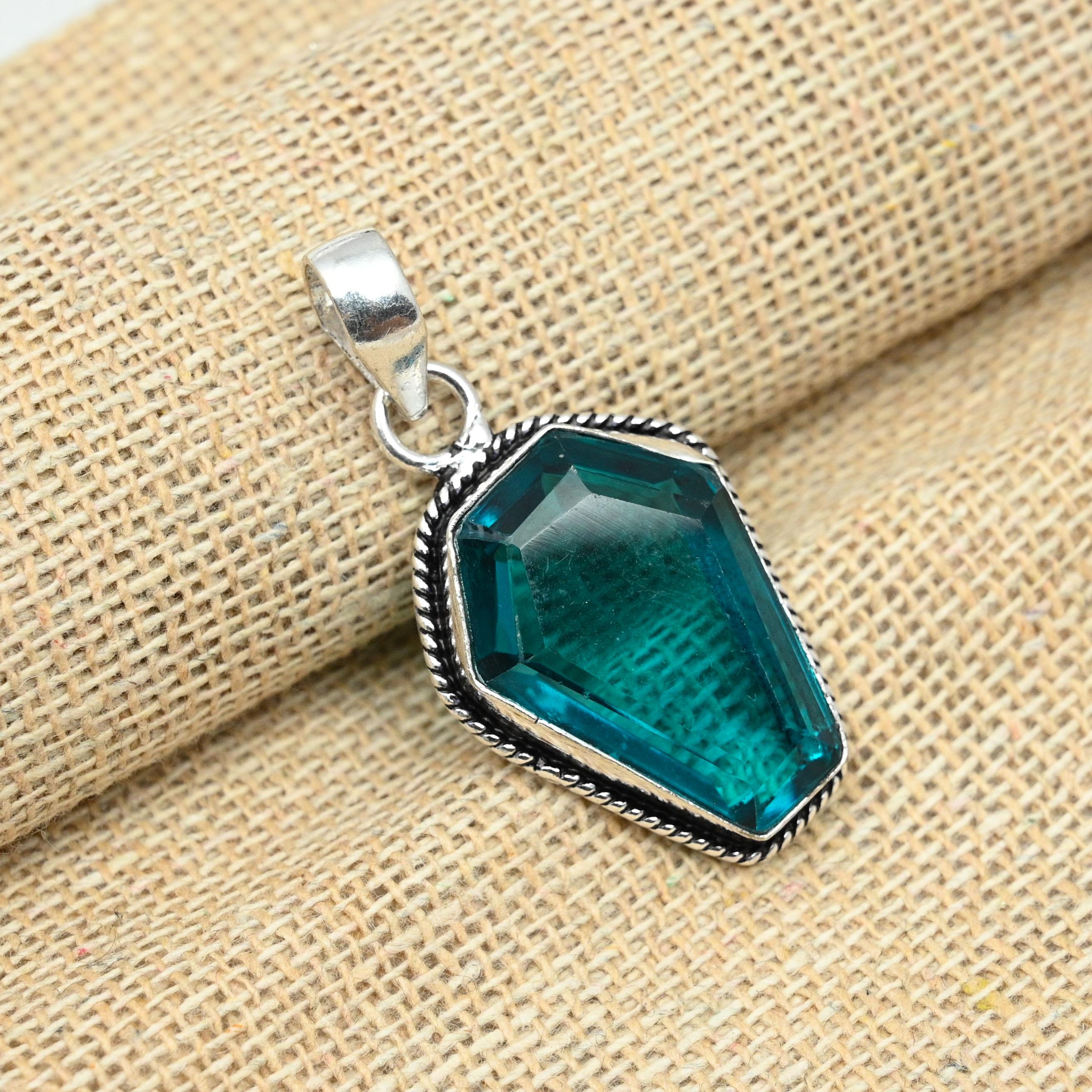 

Аква-апатит, драгоценный камень 925, твердое серебро, ювелирные изделия, подвеска ручной работы для нее 1.57 Inches синий