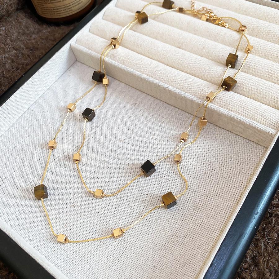 Maillard Tiger Eye Bead Round Pendant Necklace - Retro Casual Style Sweater Chain, Simple and Versatile.