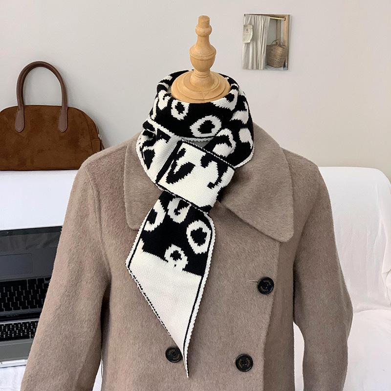 Scarf Women's Winter New Black and White Classic Striped Versatile Lazy Neck Protection Decorative Temperament Scarf Scarf