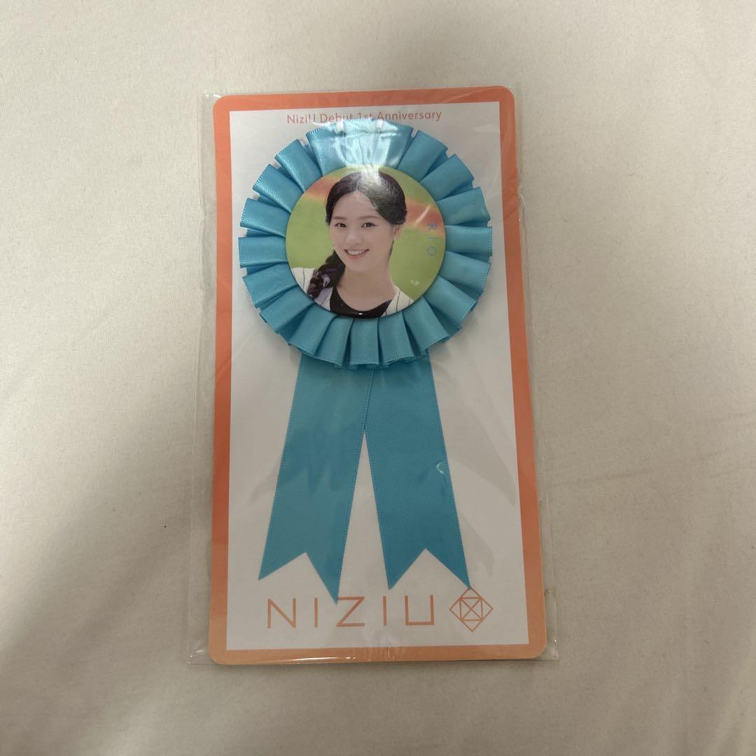 

[USED] NiziU Rio Rosette Badge