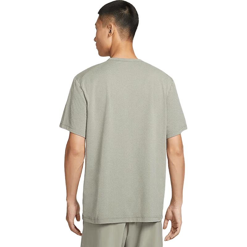 Nike Men s Sun-Protective Quick-Dry T-Shirt L