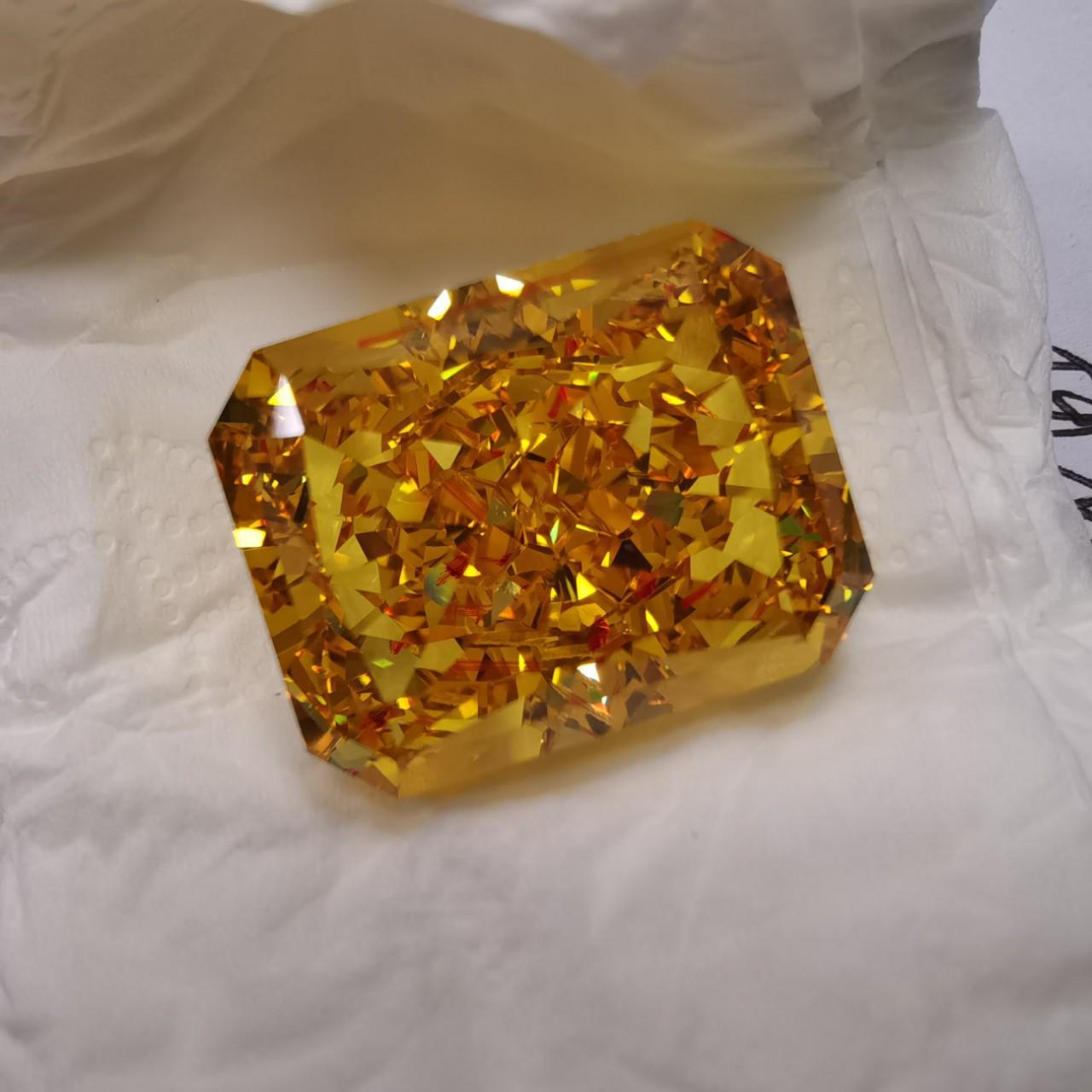 

Прямоугольный скошенный глубокий гусино-желтый огранки «Ледяной цветок» 18x23 жёлтый/глубокий