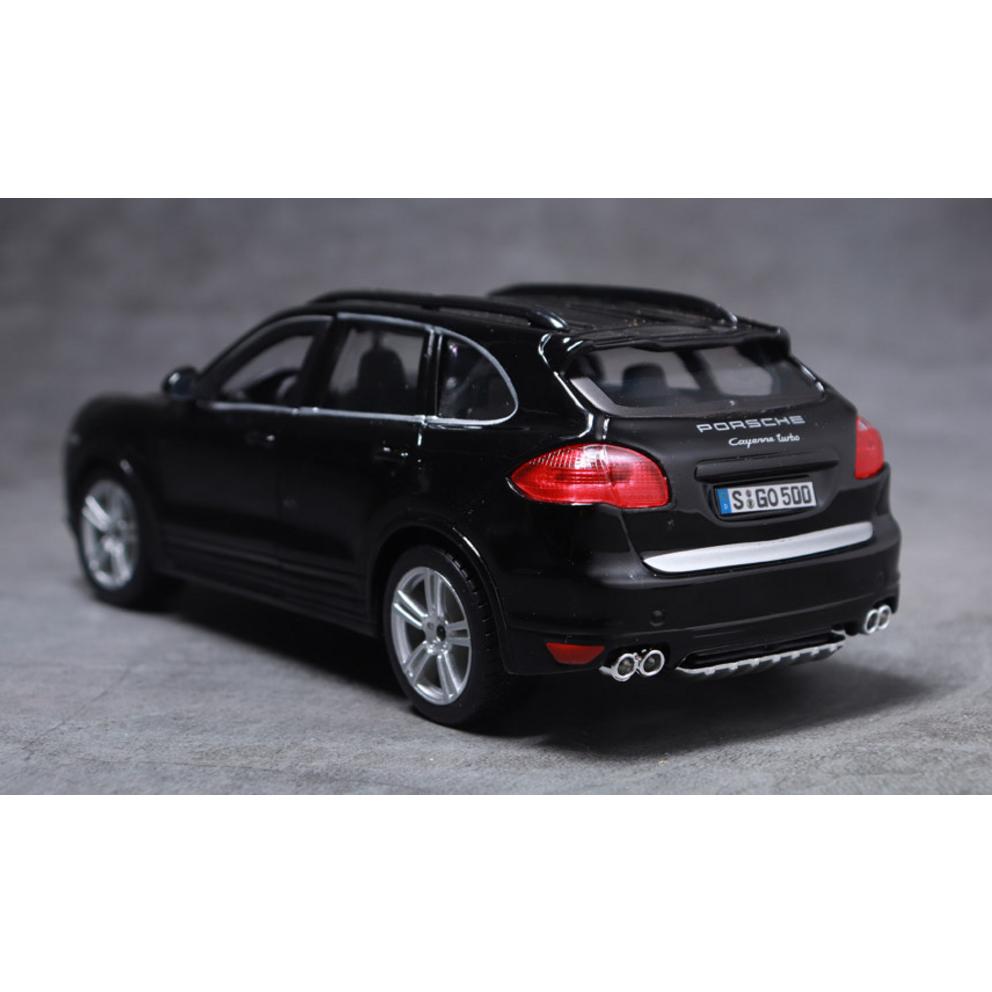 Bburago 1:24 Black Porsche Cayenne Turbo Diecast Model Car
