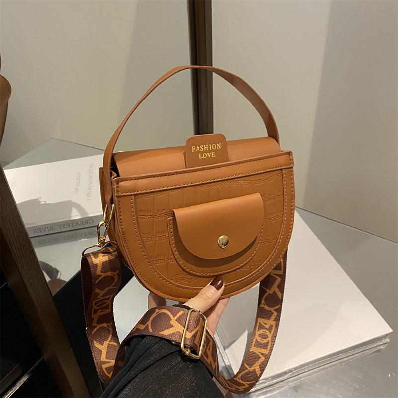 Retro Fashion Simple Temperature Commuter Shoulder Bag Women's Summer Textured Underarm Bag Korean Style Saddle Bag Trendy